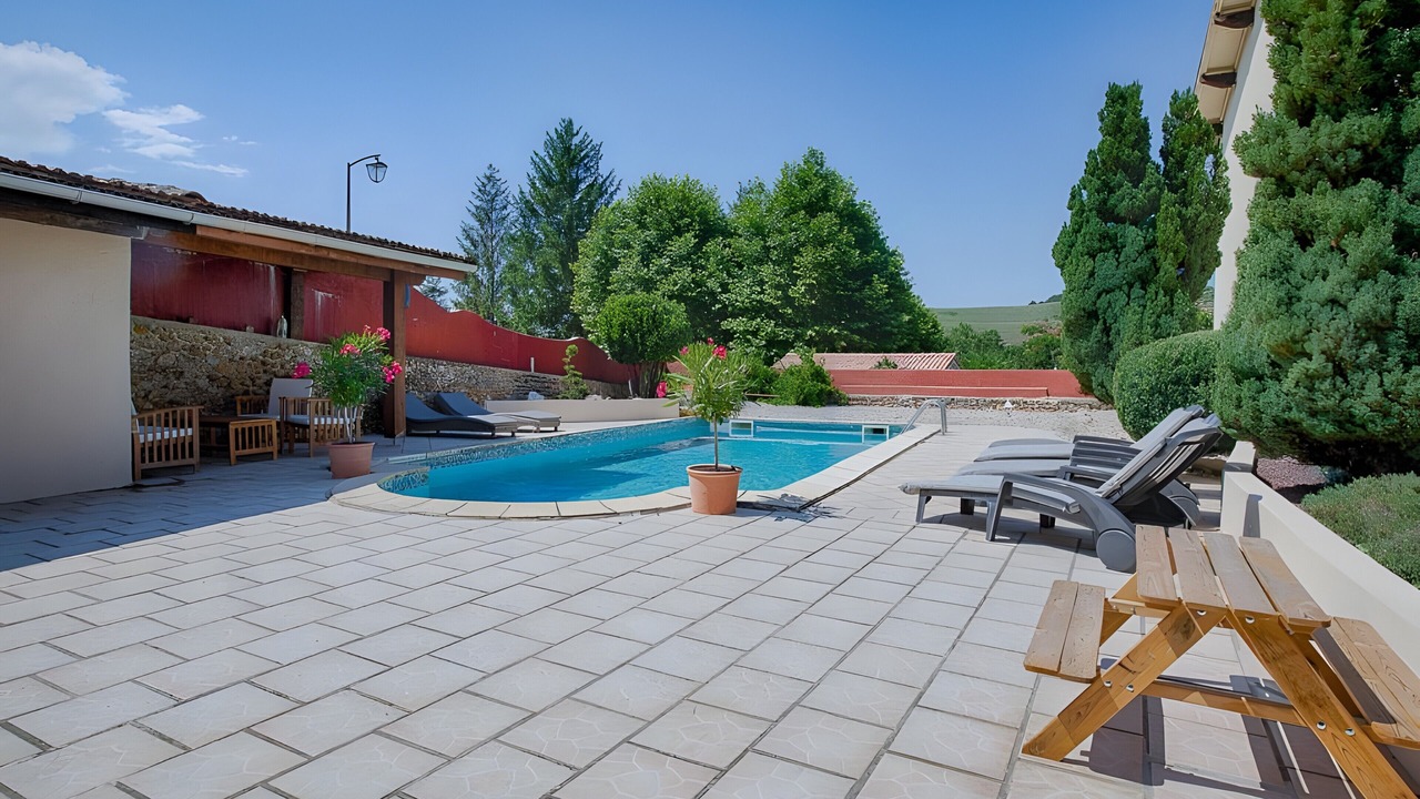 Photo of Outdoor in Saint-Bonnet-de-Valclerieux