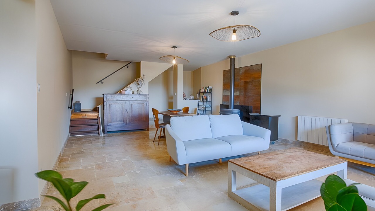 Photo of Livingroom in Saint-Bonnet-de-Valclerieux
