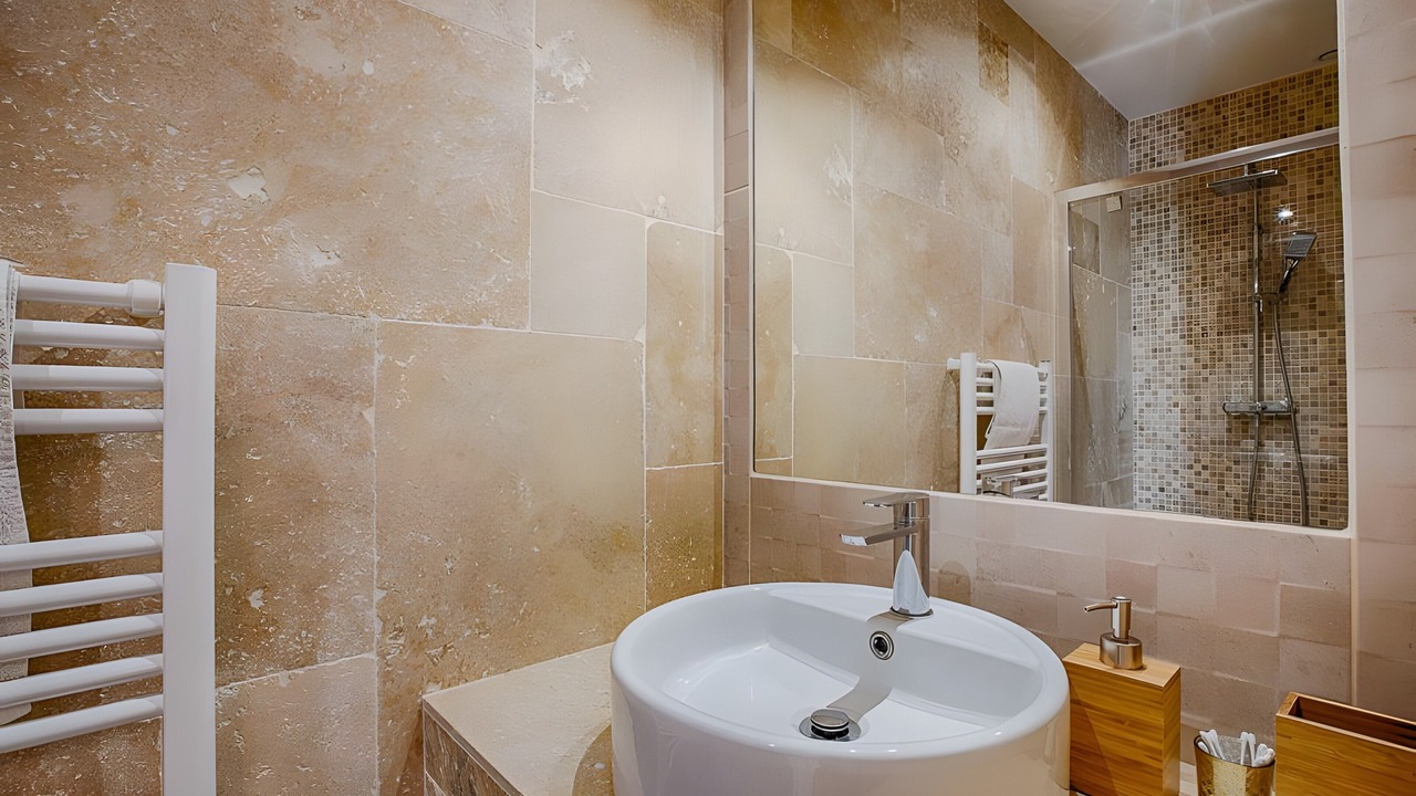 Photo of Bathroom in Saint-Bonnet-de-Valclerieux