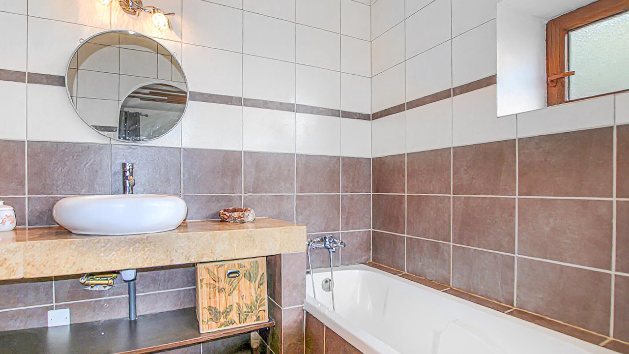 Photo of Bathroom in Saint-Cirgues-de-Prades