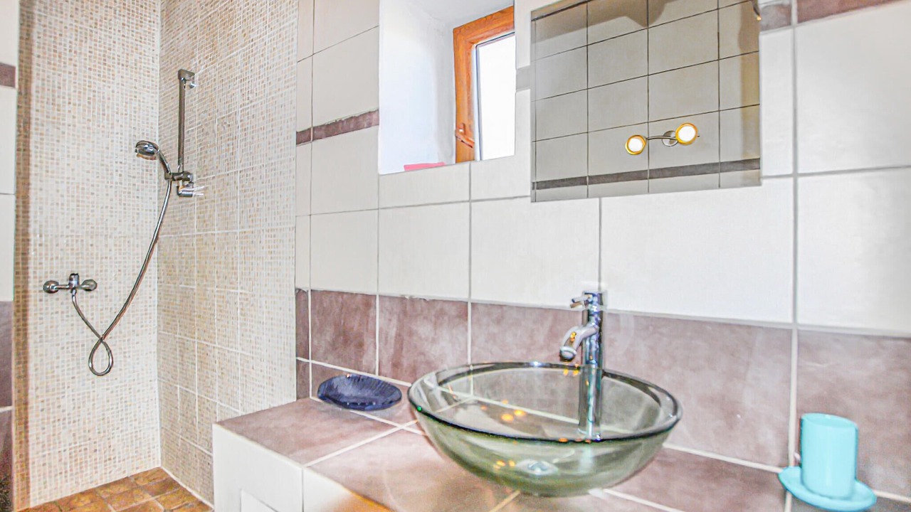 Photo of Bathroom in Saint-Cirgues-de-Prades