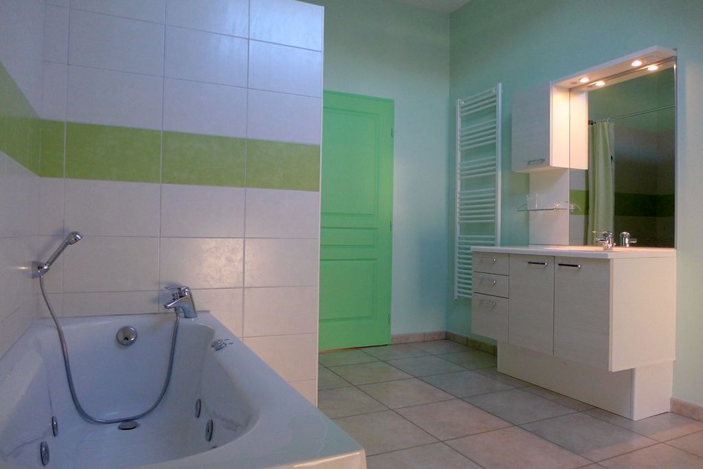 Photo of Bathroom in Vignes-la-Cote