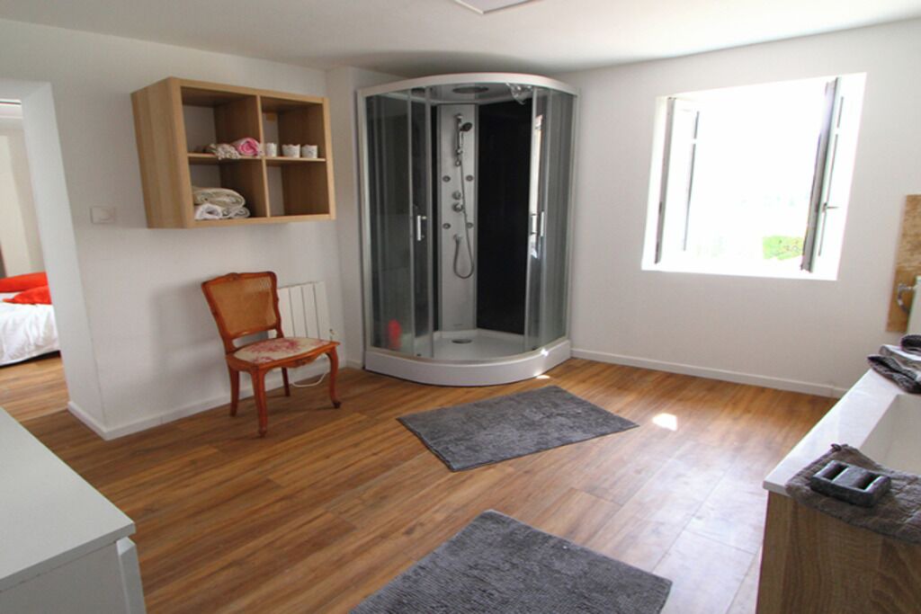 Photo of Bathroom in Sablet