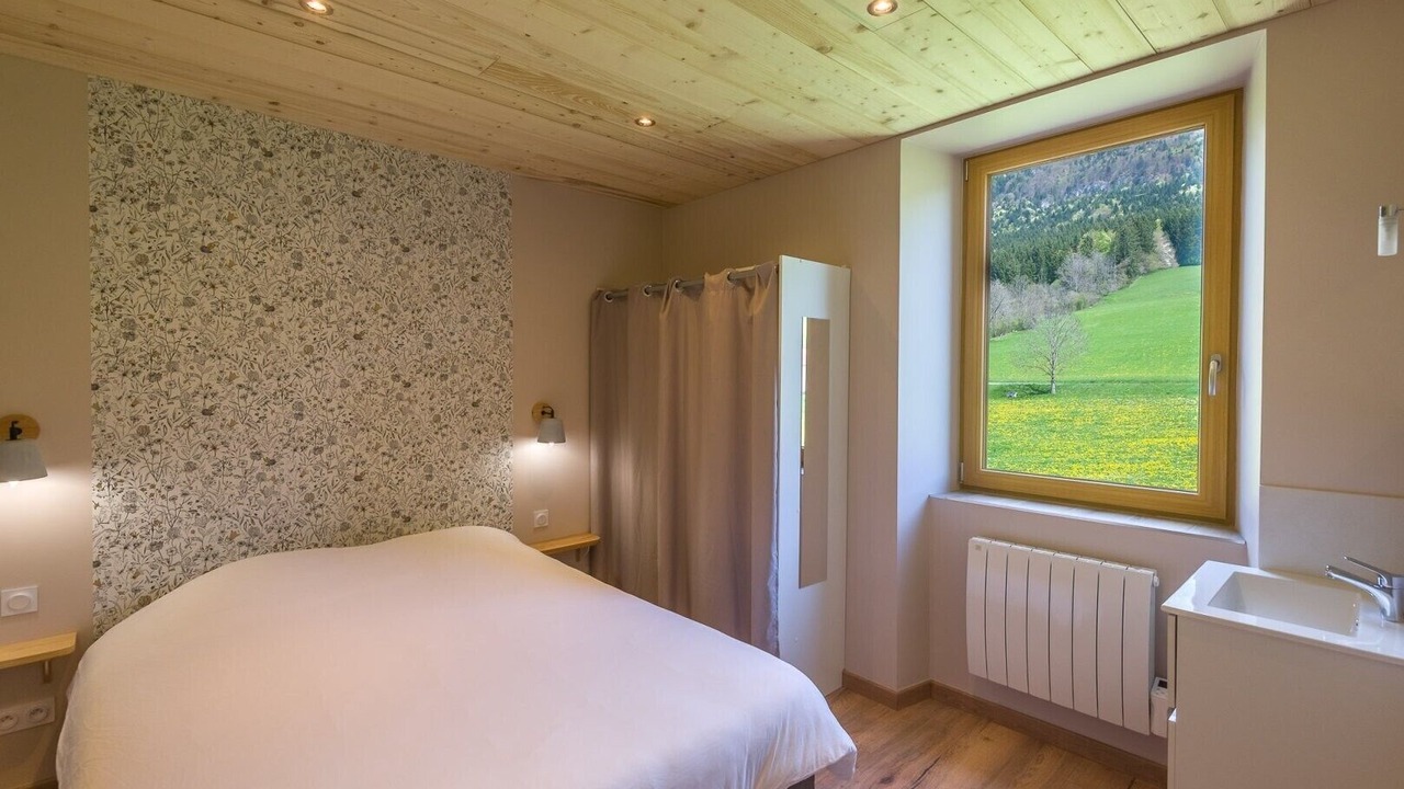 Photo of Bedroom in Saint-Julien-en-Vercors