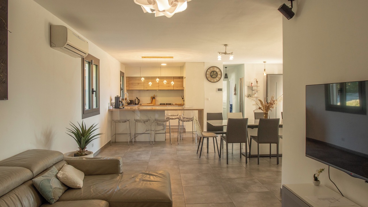 Photo of Livingroom in Puget
