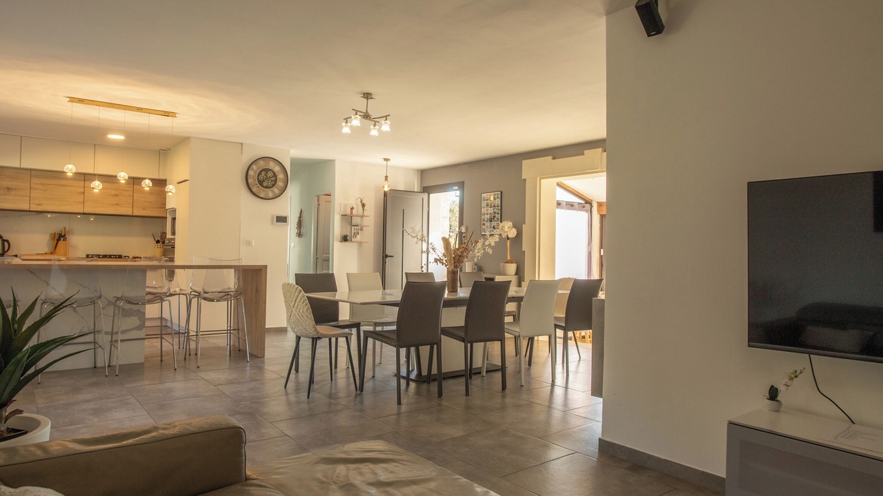 Photo of Livingroom in Puget
