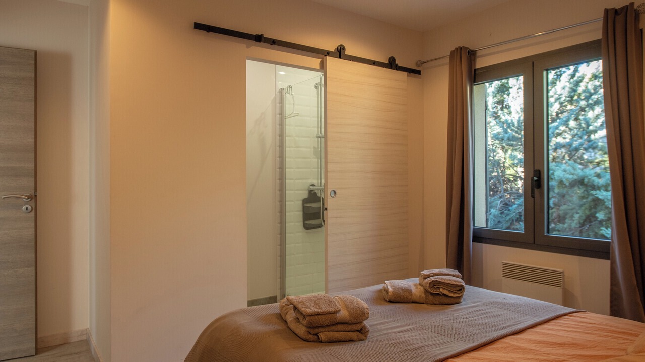 Photo of Bedroom in Puget