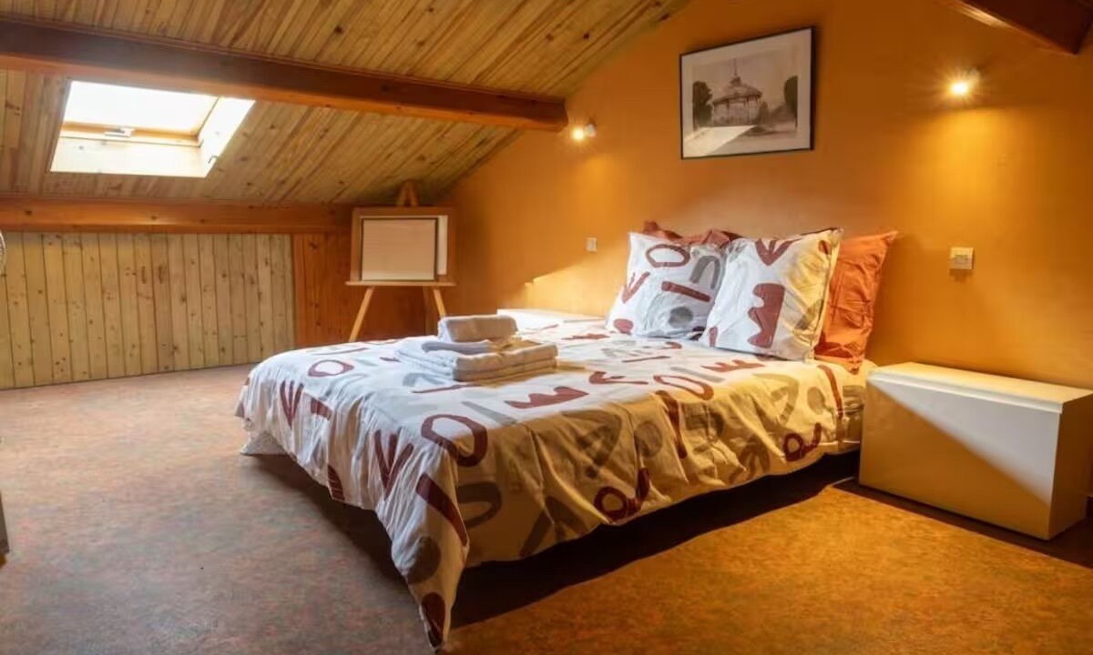 Photo of Bedroom in Charmes-sur-Rhone