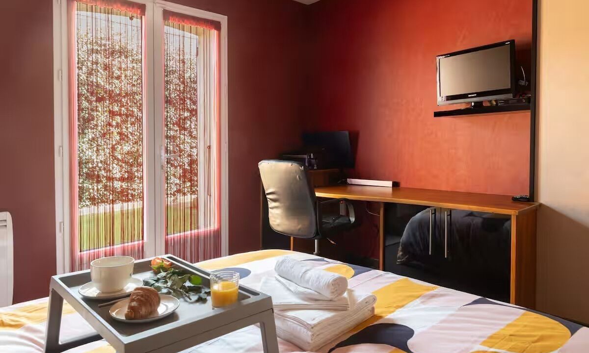 Photo of Bedroom in Charmes-sur-Rhone
