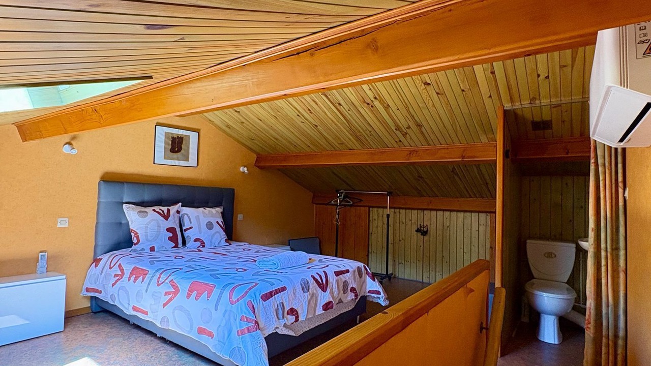 Photo of Bedroom in Charmes-sur-Rhone