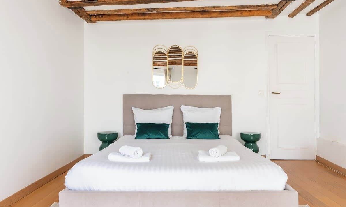 Photo of Bedroom in 6th Arrondissement
