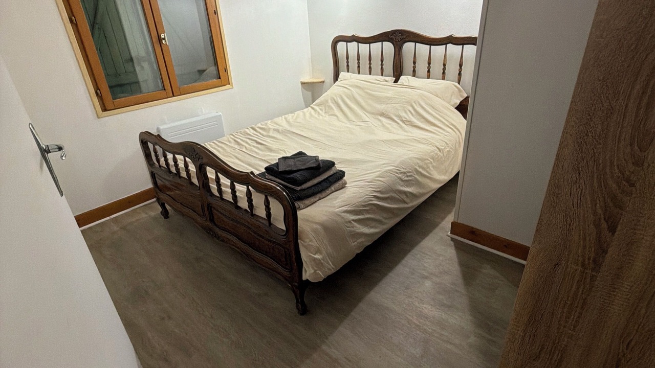 Photo of Bedroom in Rouvray (Cote-d'Or)