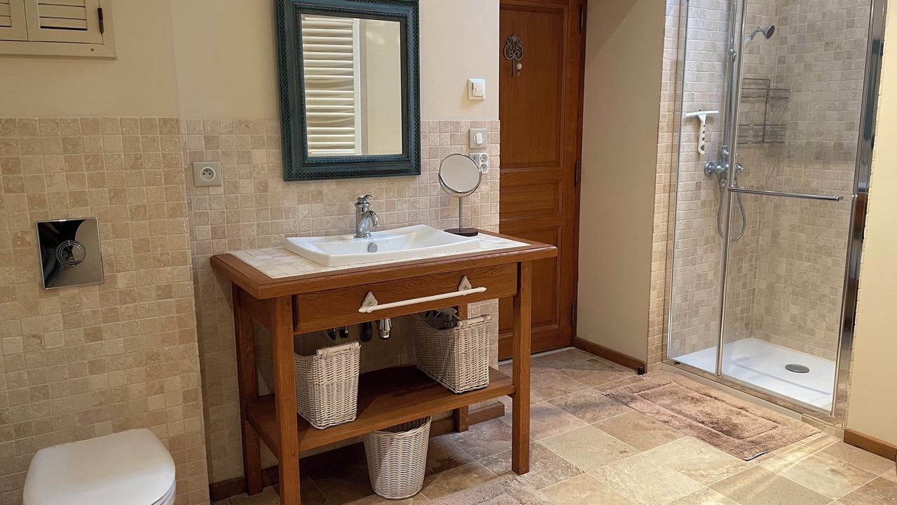 Photo of Bathroom in La Vineuse