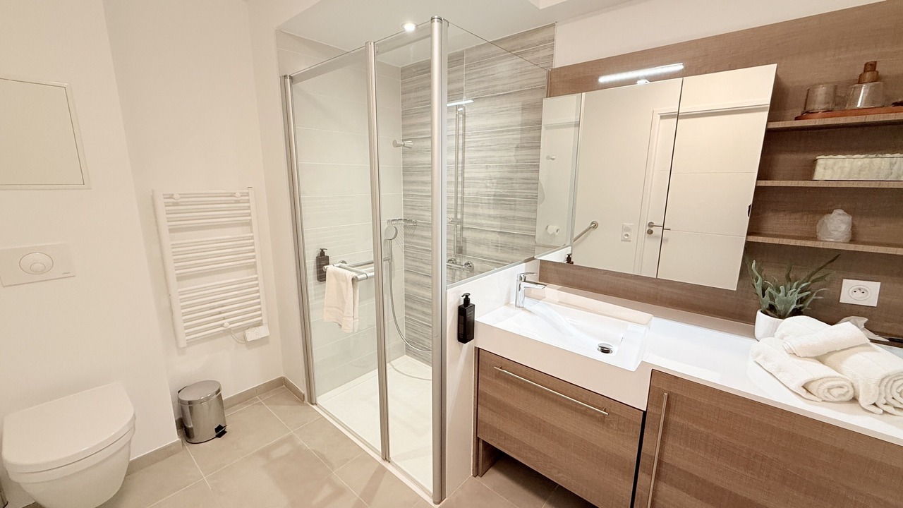 Photo of Bathroom in Aubenas