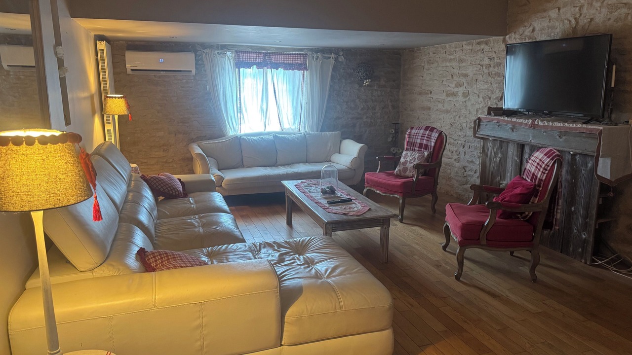 Photo of Livingroom in Jeuxey