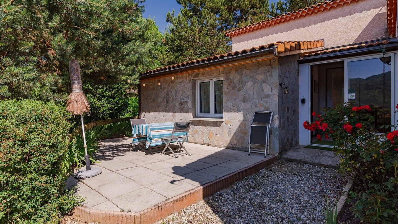 Photo of Patio Balcony in Colombier-le-Vieux