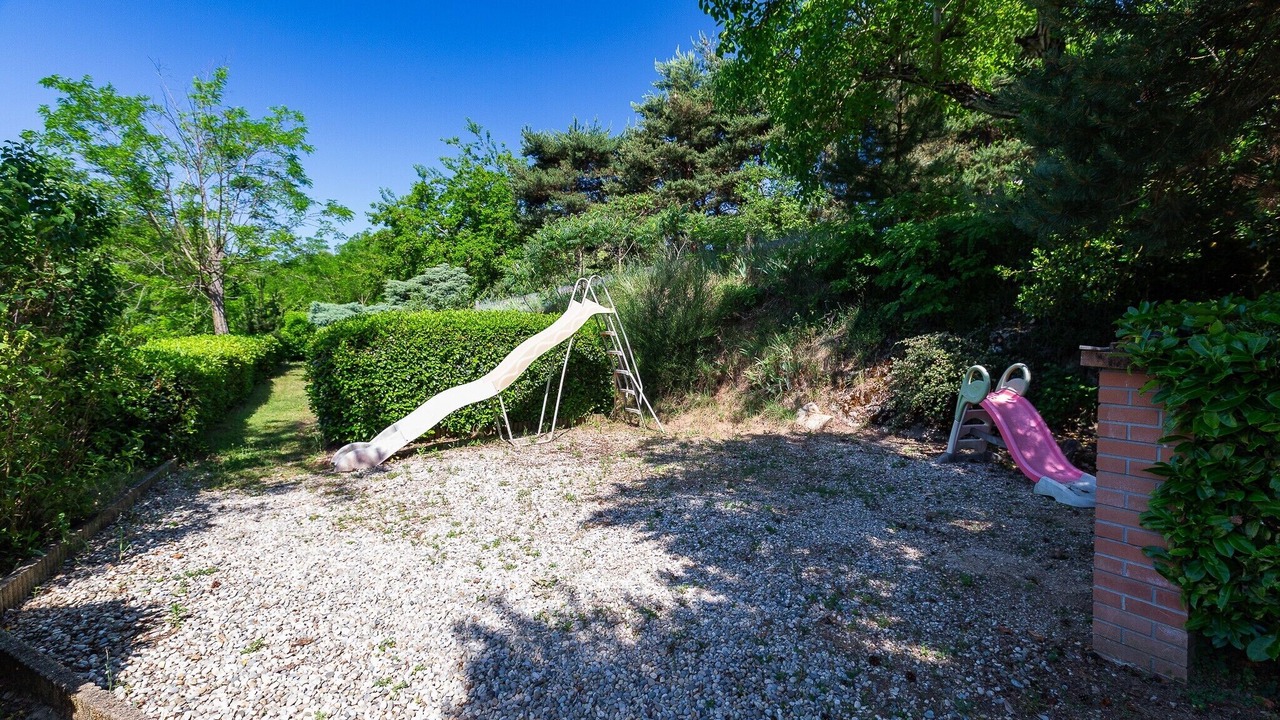 Photo of Others in Colombier-le-Vieux