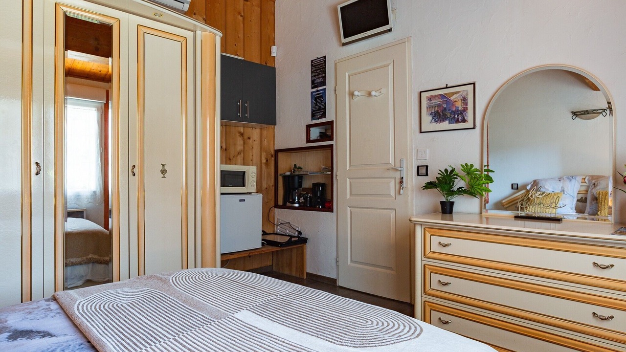 Photo of Bedroom in Colombier-le-Vieux