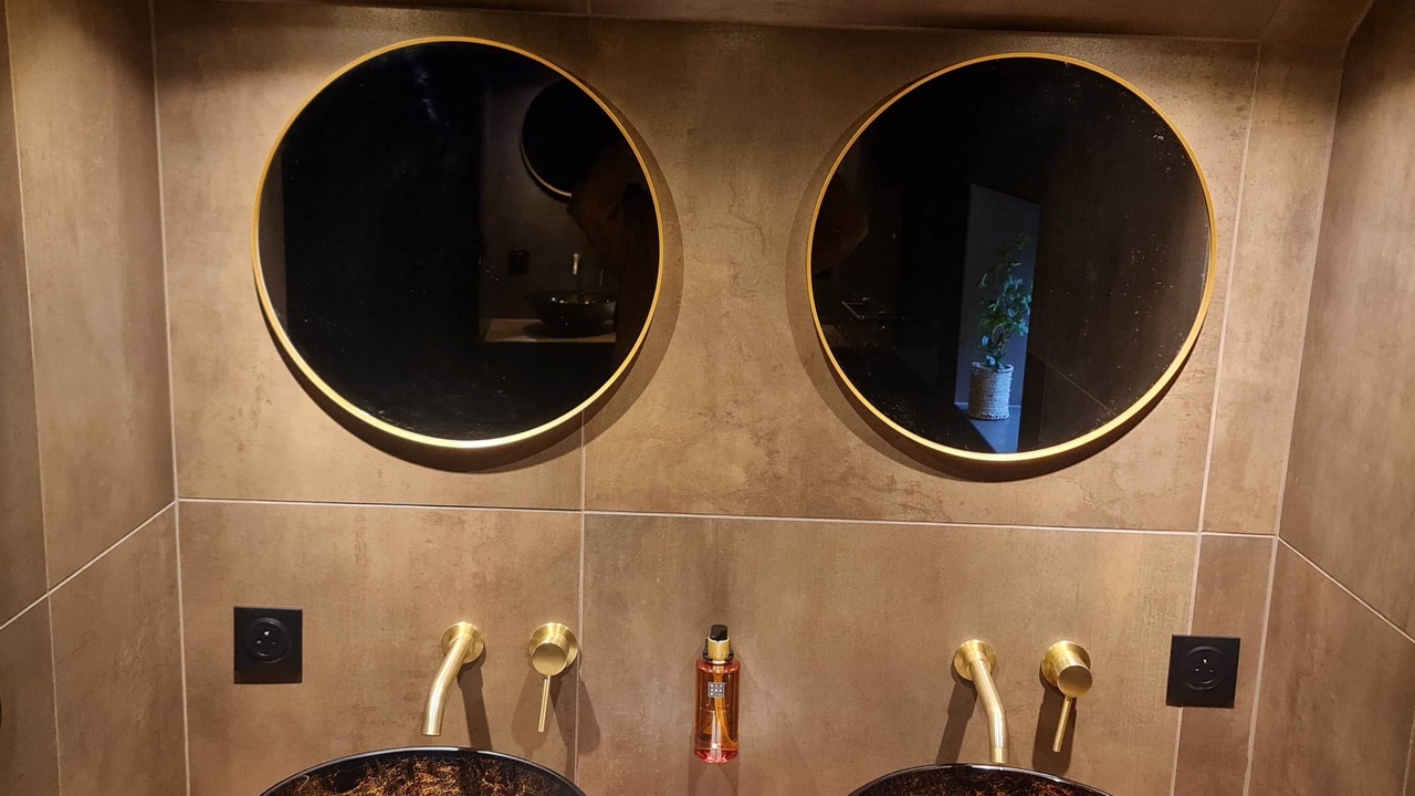 Photo of Bathroom in Breuches