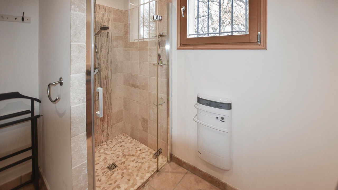 Photo of Bathroom in Mormoiron