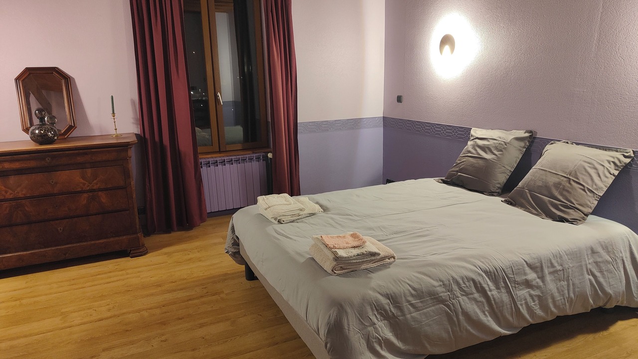 Photo of Bedroom in Cublize
