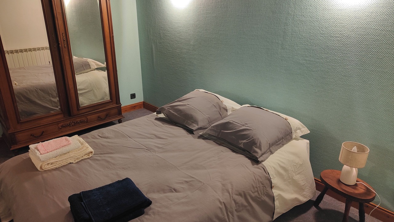 Photo of Bedroom in Cublize