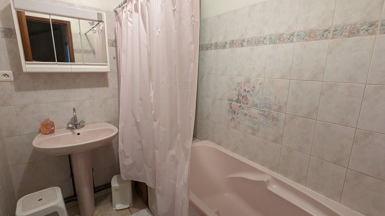 Photo of Bathroom in Aingeville