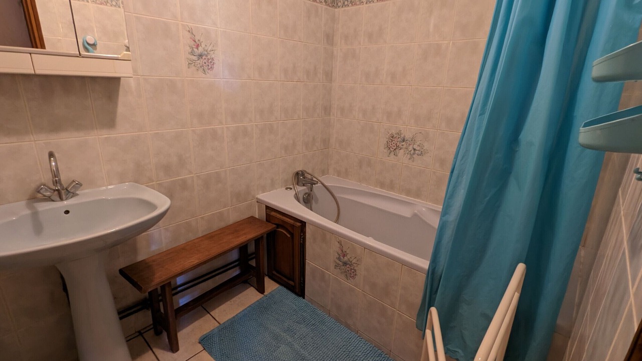 Photo of Bathroom in Aingeville