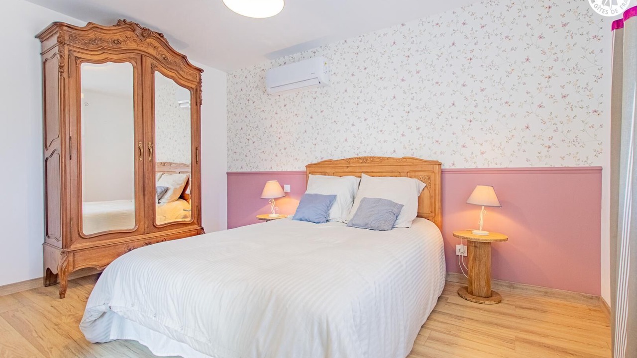 Photo of Bedroom in Saint-Vincent-en-Bresse