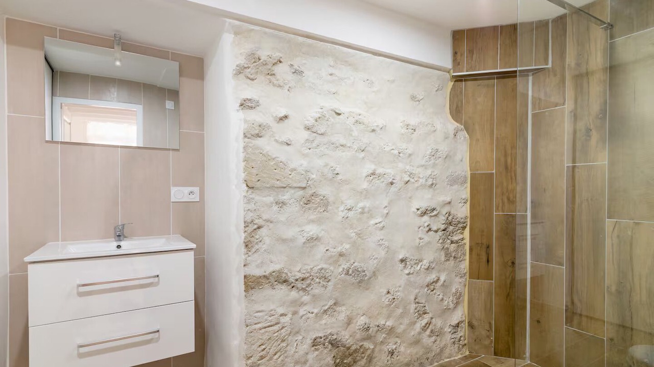 Photo of Bathroom in La Baume-de-Transit