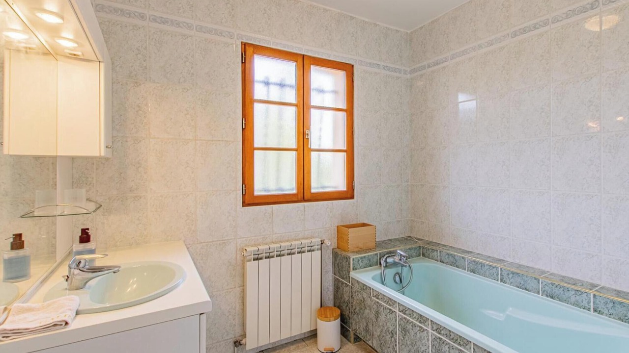 Photo of Bathroom in Saint-Remy