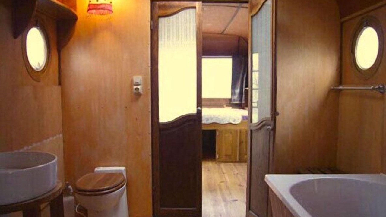 Photo of Bathroom in Guillon