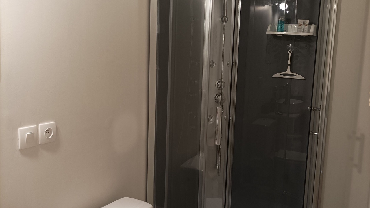 Photo of Bathroom in Chateauneuf-du-Rhone