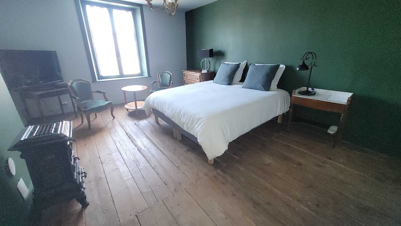 Photo of Bedroom in Monthureux-sur-Saone