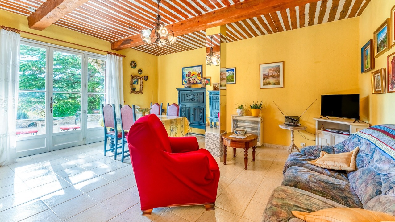 Photo of Livingroom in Entrechaux