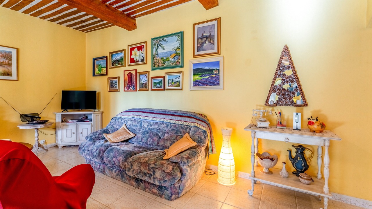 Photo of Livingroom in Entrechaux