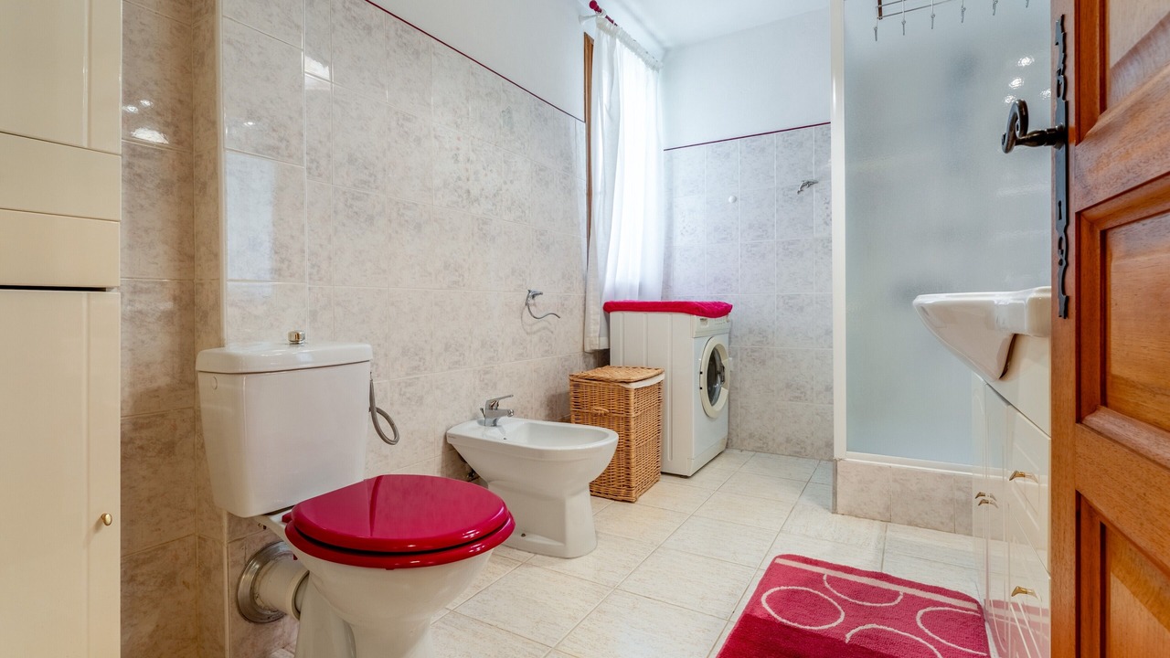 Photo of Bathroom in Entrechaux
