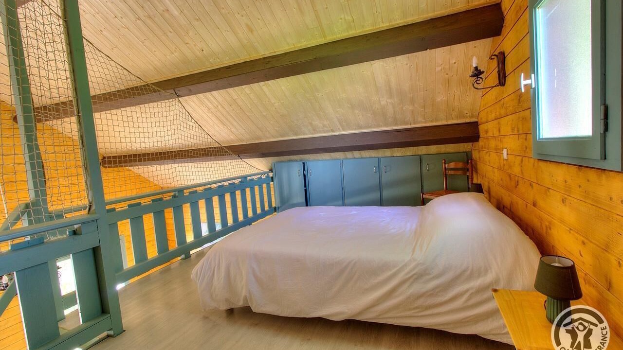 Photo of Bedroom in Meaux-la-Montagne