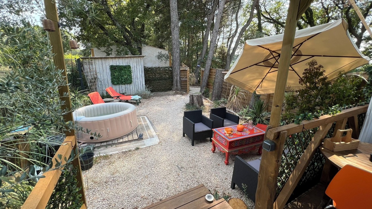 Photo of Patio Balcony in La Roque-sur-Pernes