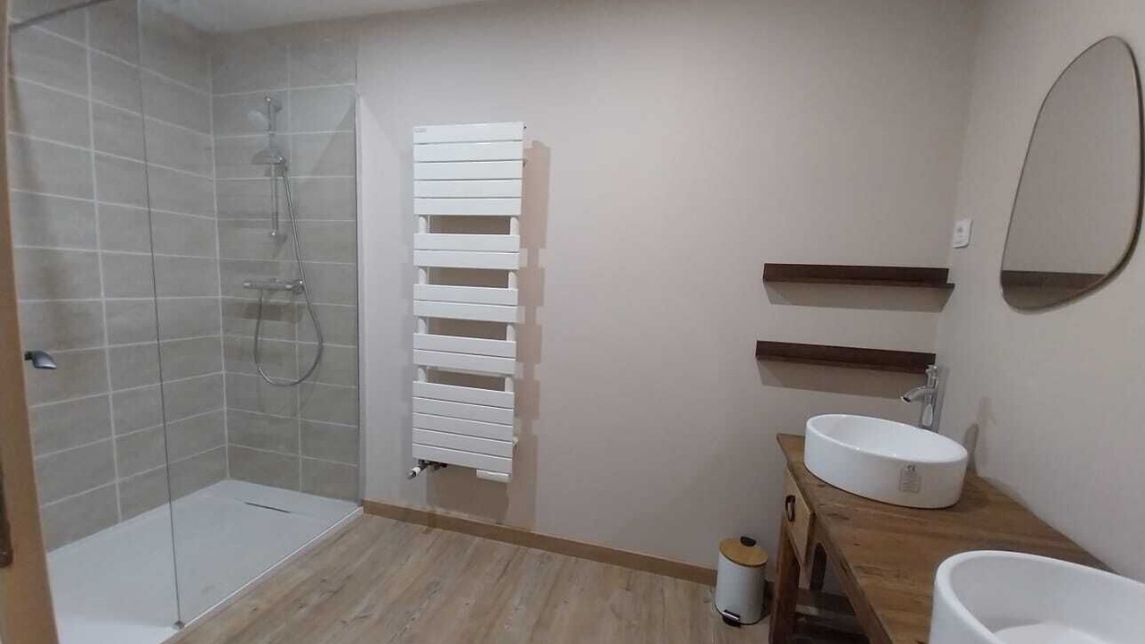 Photo of Bathroom in Hadol