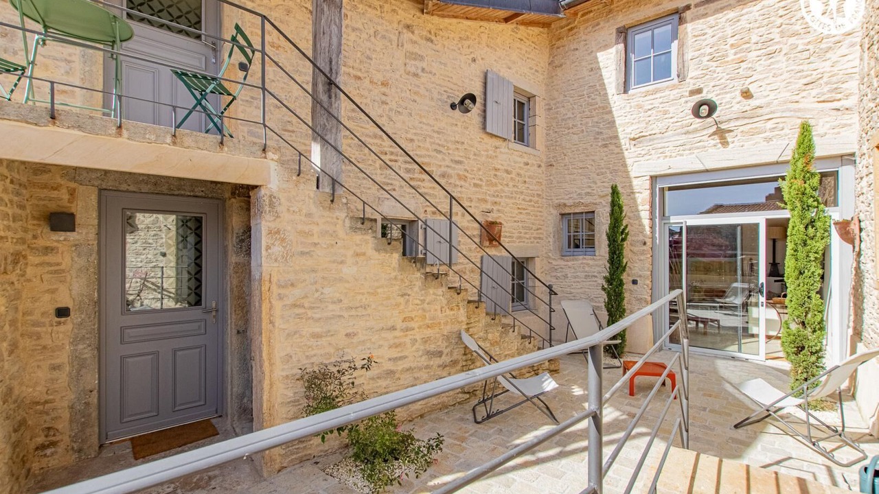Photo of Patio Balcony in Mazille