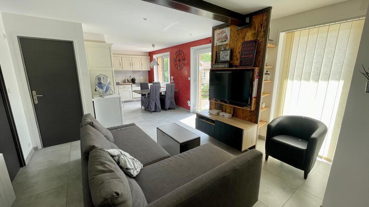 Photo of Livingroom in Montjuzet
