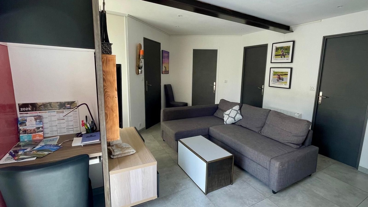 Photo of Livingroom in Montjuzet