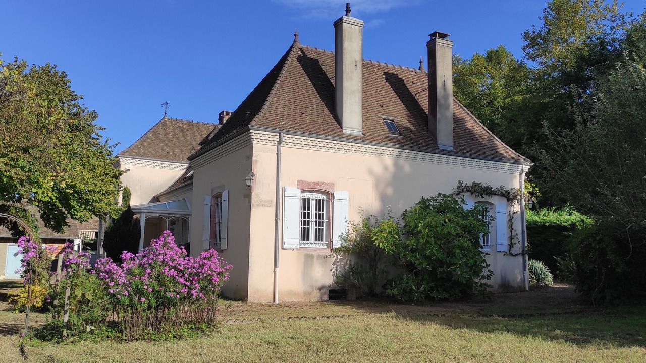 Photo of Outdoor in Saint-Etienne-en-Bresse