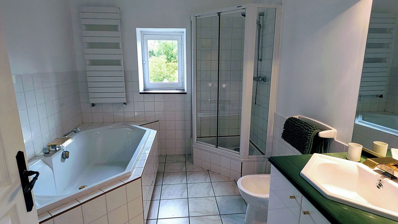 Photo of Bathroom in Saint-Etienne-en-Bresse