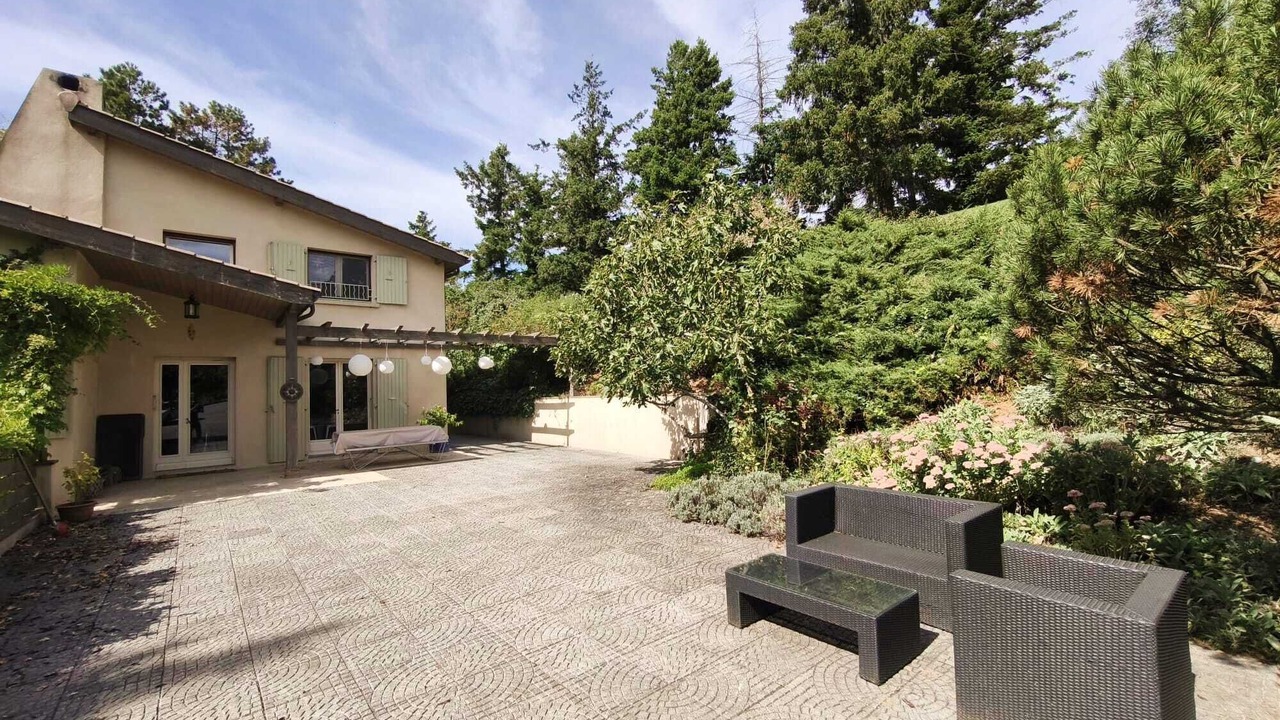 Photo of Patio Balcony in Anneyron