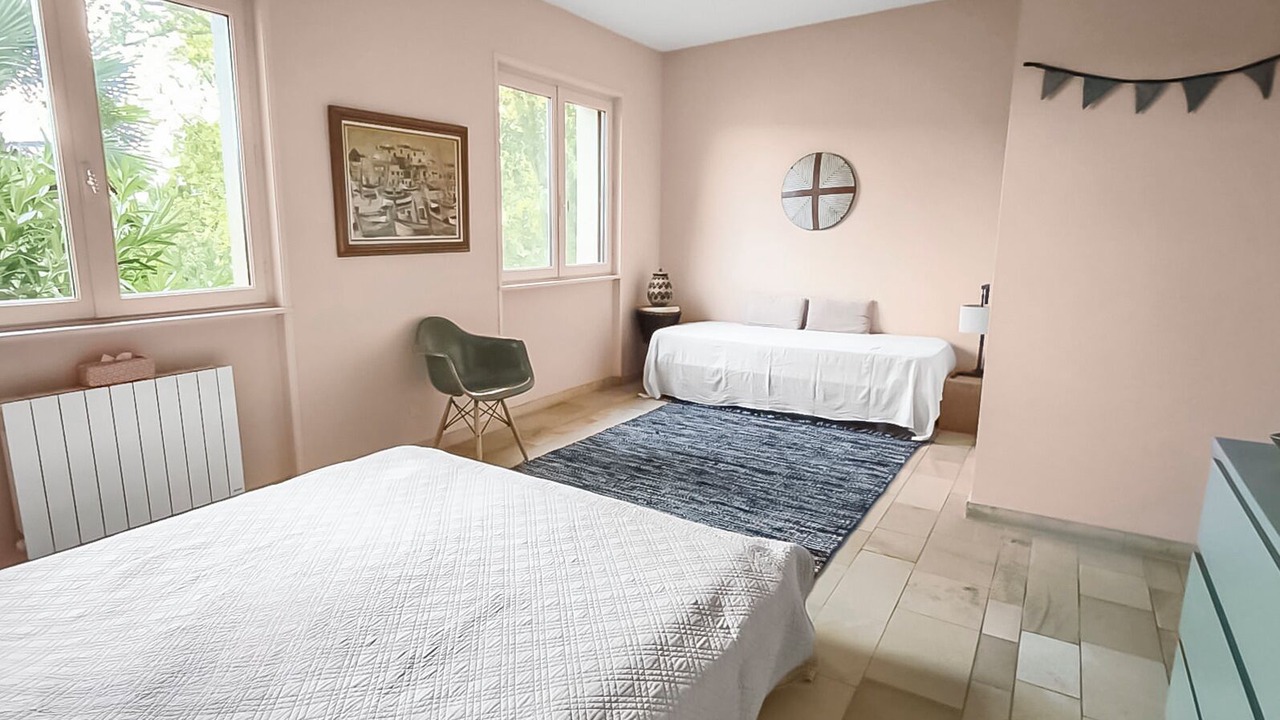 Photo of Bedroom in Anneyron