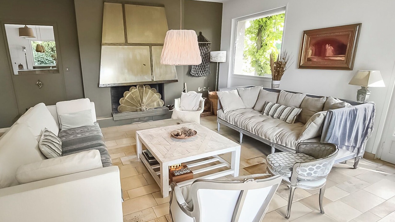 Photo of Livingroom in Anneyron