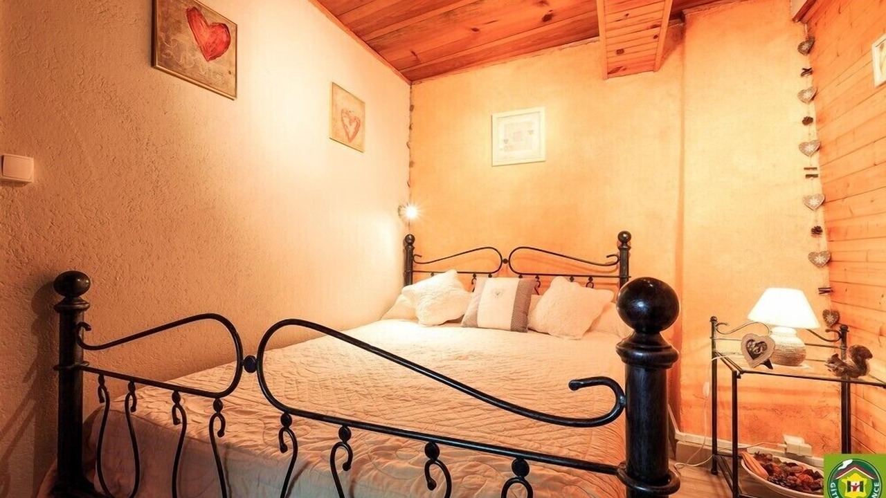 Photo of Bedroom in Saint-Romain
