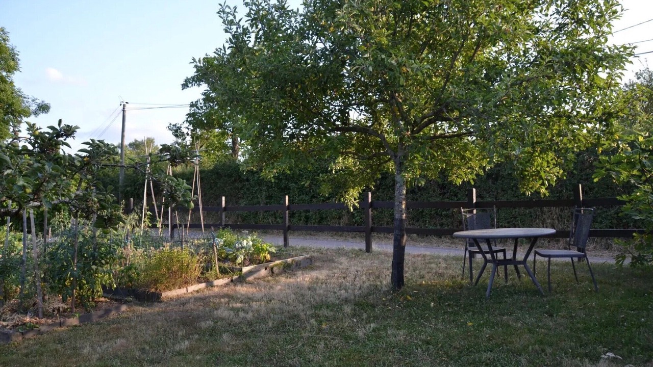 Photo of Outdoor in Bourgvilain